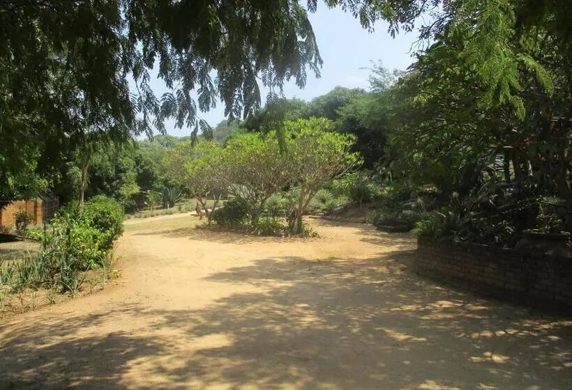 هتل Leopard Tree Retreat