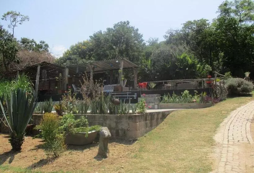 هتل Leopard Tree Retreat