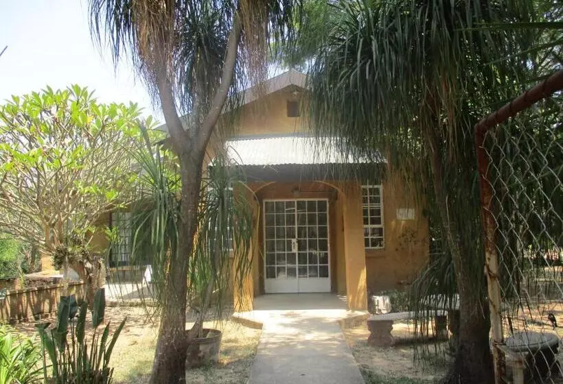 هتل Leopard Tree Retreat