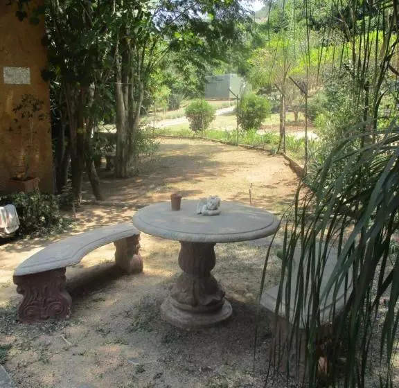 هتل Leopard Tree Retreat
