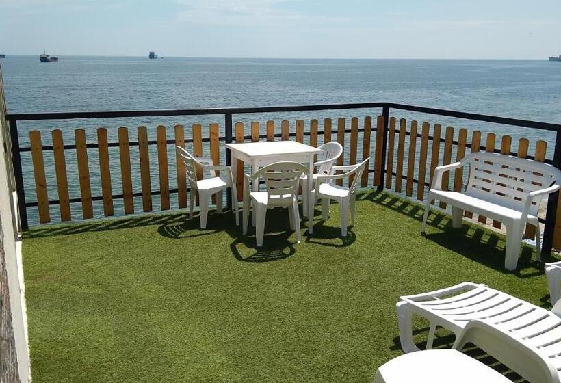 ペンション Hemingway Rooms In Happy Beach