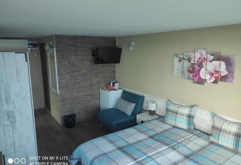 ペンション Hemingway Rooms In Happy Beach