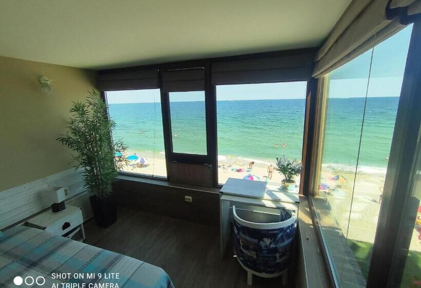 ペンション Hemingway Rooms In Happy Beach