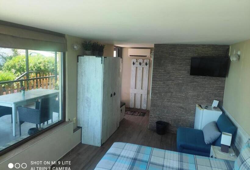 ペンション Hemingway Rooms In Happy Beach