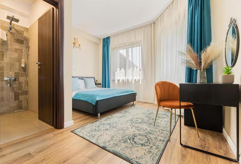 پانسیون Orchard Villa