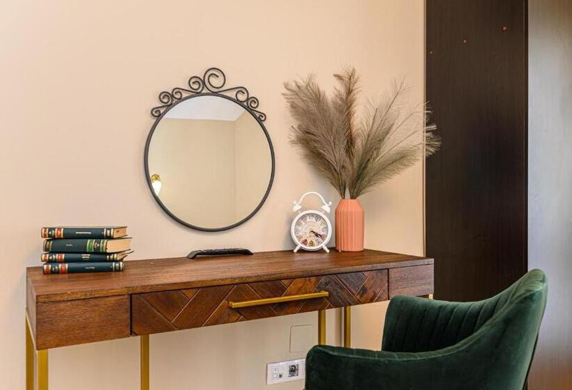 پانسیون Orchard Villa