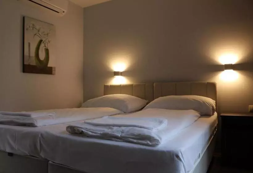 ペンション Sörpatika Vendégház