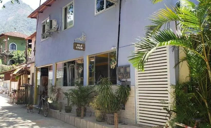 هاستل Bela Sylvia Suites