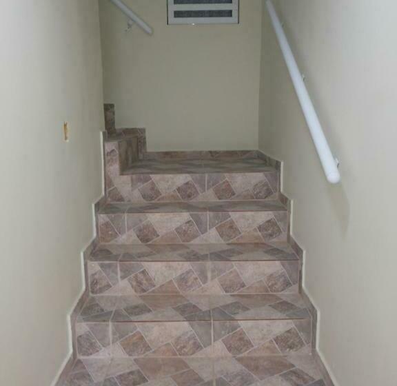 هاستل Bela Sylvia Suites