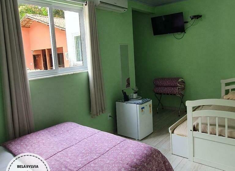 هاستل Bela Sylvia Suites