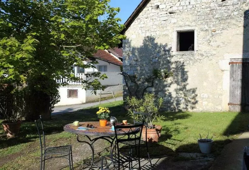 Aamiaismajoitus (B&B) Chambres D Hôtes Des Deux Lacs