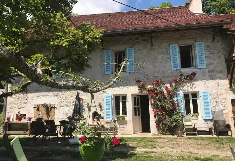 Aamiaismajoitus (B&B) Chambres D Hôtes Des Deux Lacs