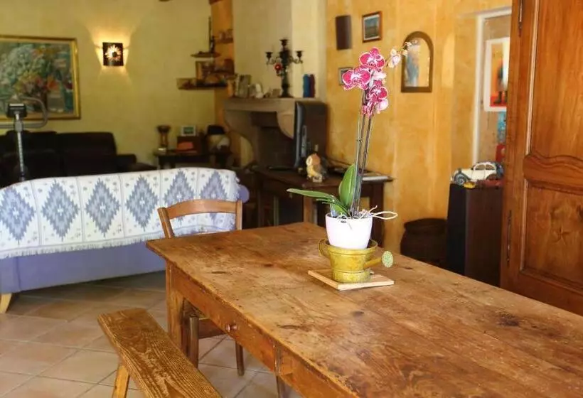 Aamiaismajoitus (B&B) Chambres D Hôtes Des Deux Lacs