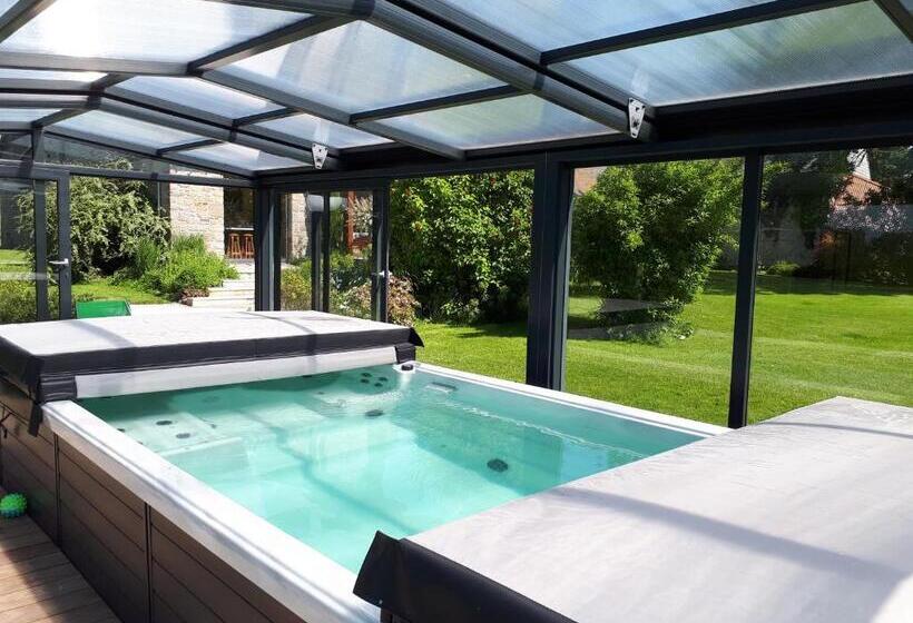 צימר Manoir De La Ville Marie