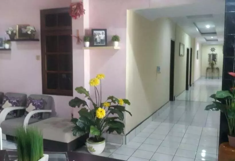 Hotelli Bahari Family