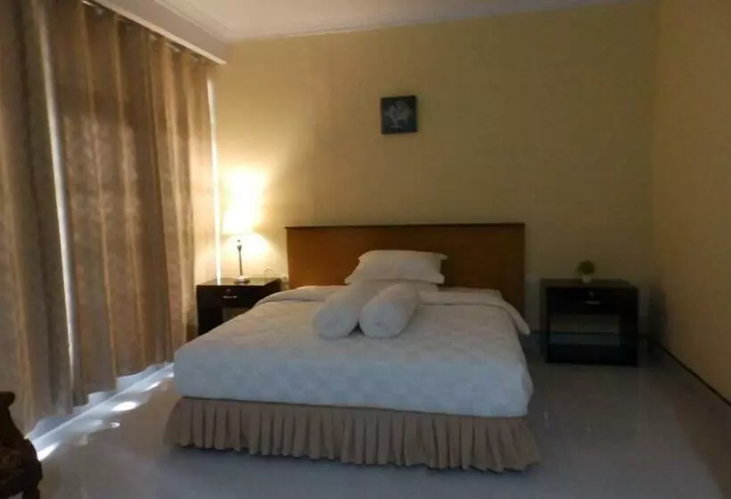 Hotelli Bahari Family