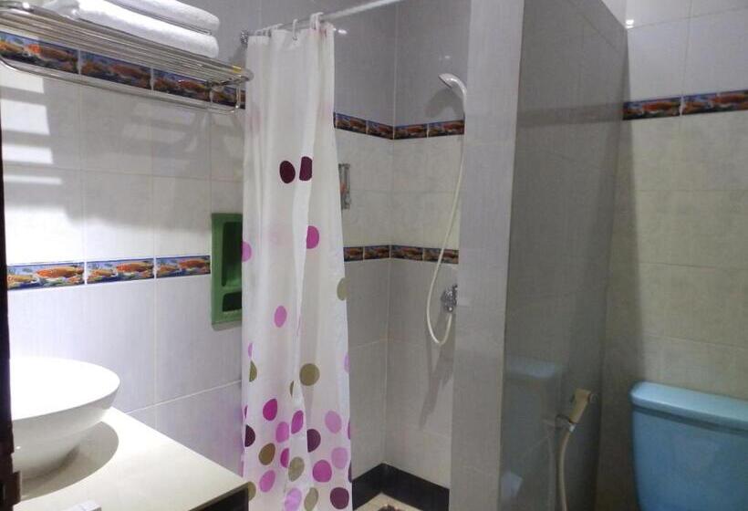 בית מלון כפרי Bahari Family