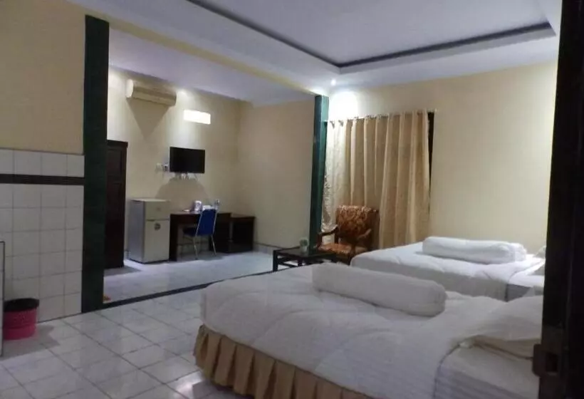 Hotelli Bahari Family