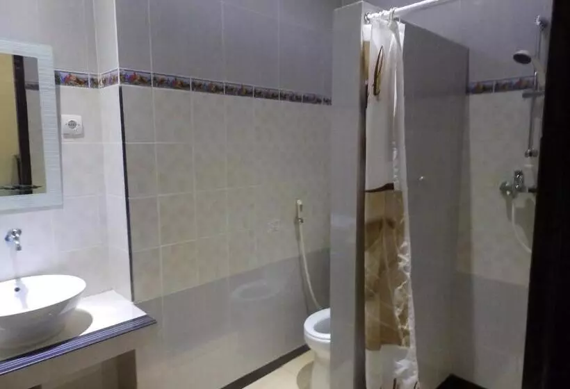 Hotelli Bahari Family