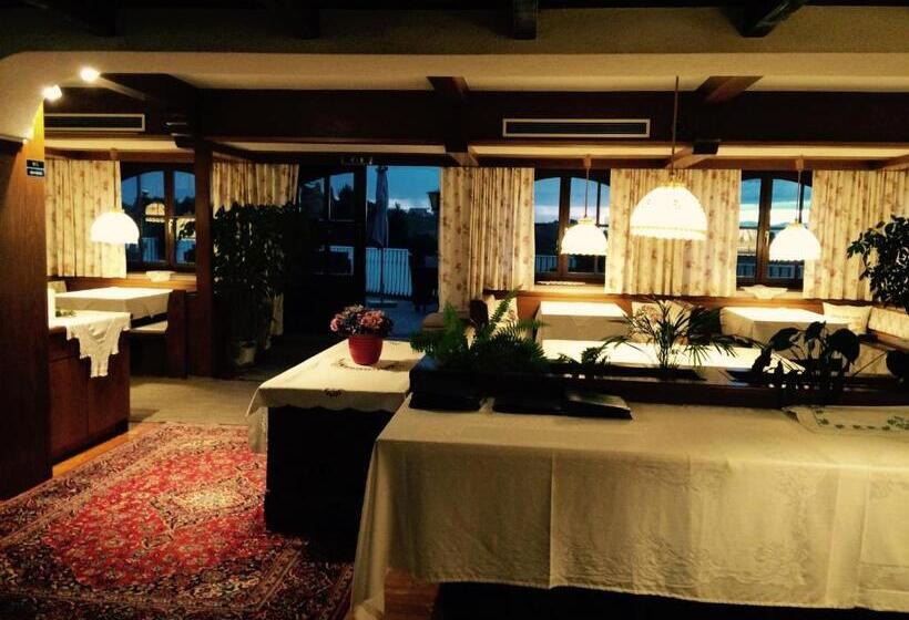 Отель Gasthof Tischlerwirt