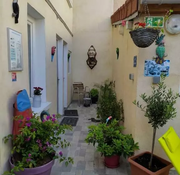 هتل Les Coquelicots