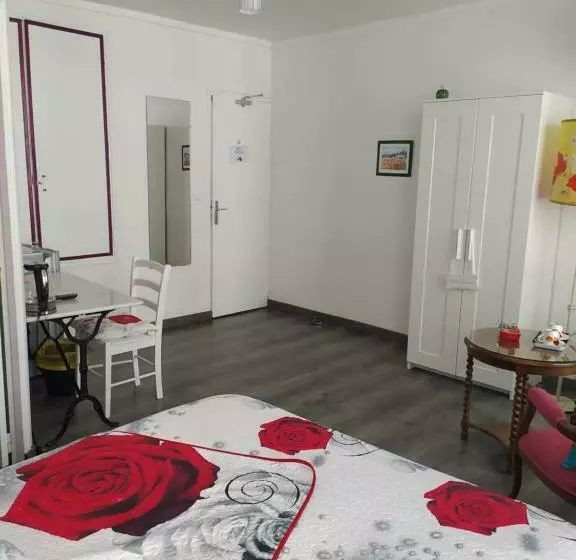 هتل Les Coquelicots