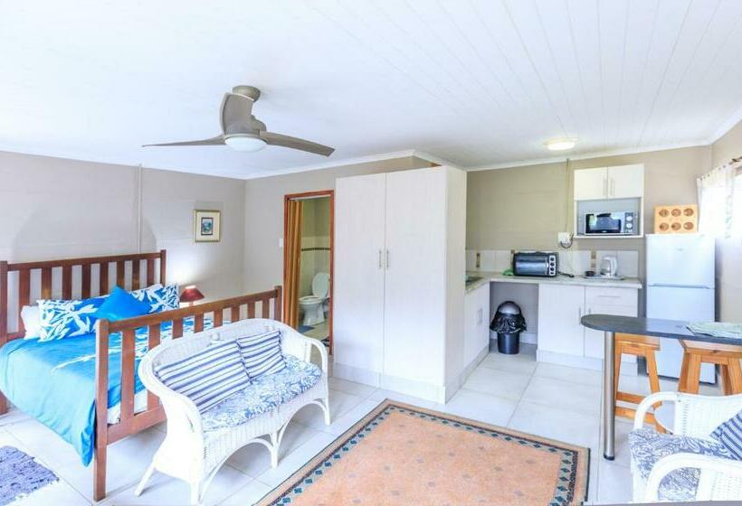 Пансион Cycasia Lodge