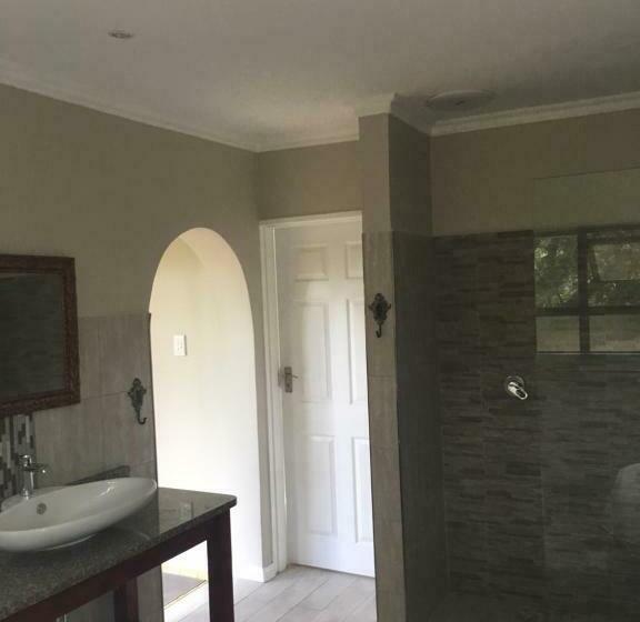 Пансион Cycasia Lodge