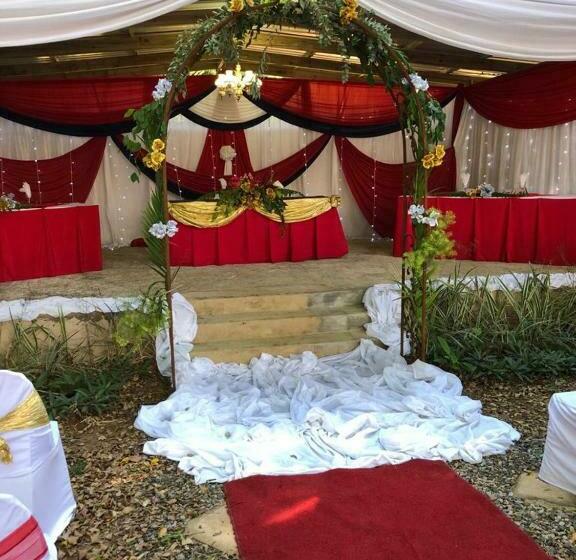 Пансион Cycasia Lodge