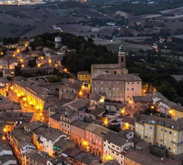 펜션 La Piana Affittacamere