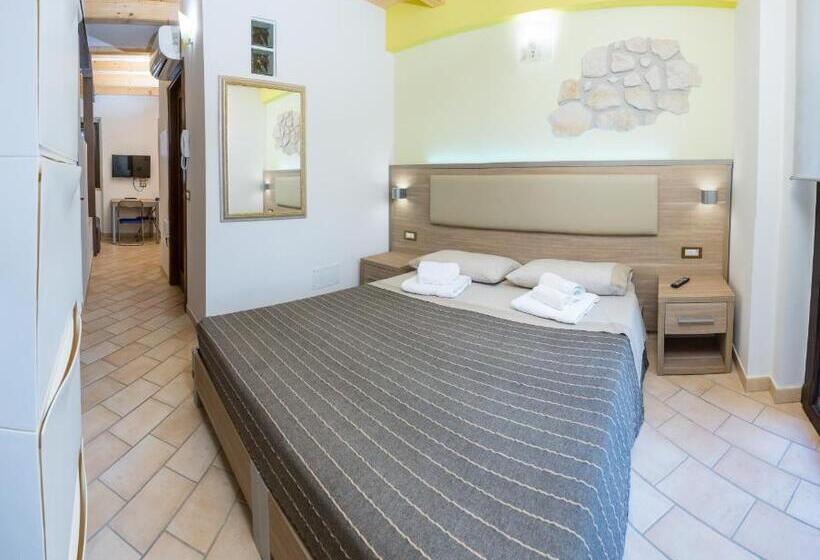 펜션 La Piana Affittacamere