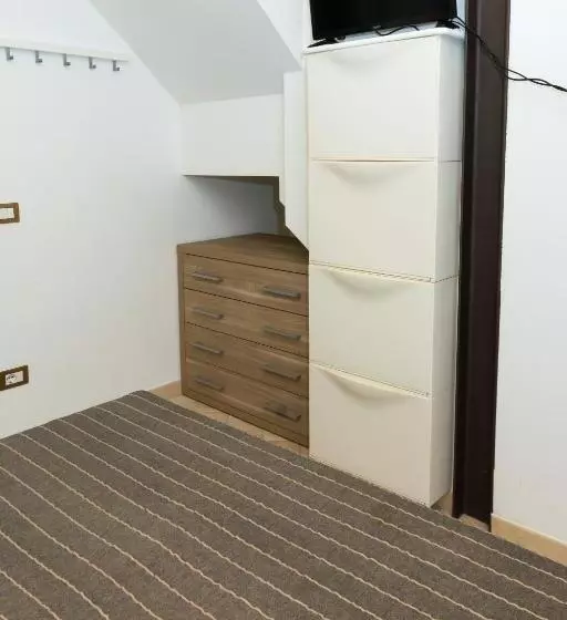 ペンション La Piana Affittacamere