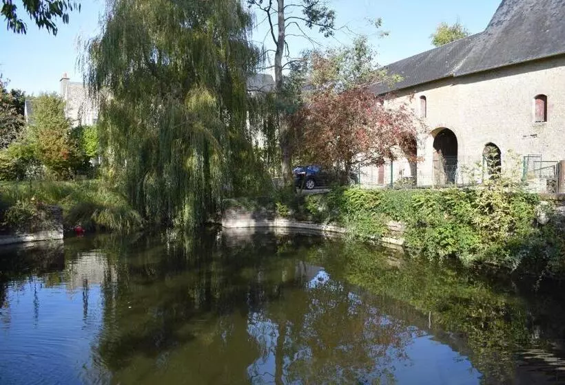 ベッドアンドブレックファースト Le Manoir Des Doyens