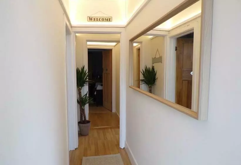 Coast 77 B&b