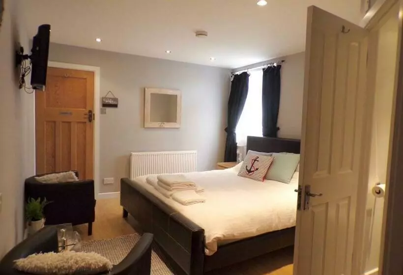 Coast 77 B&b