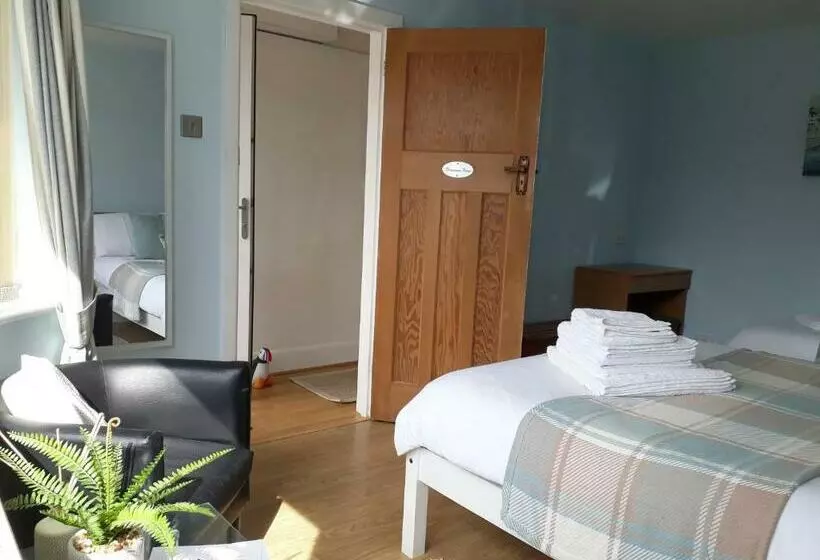 Coast 77 B&b