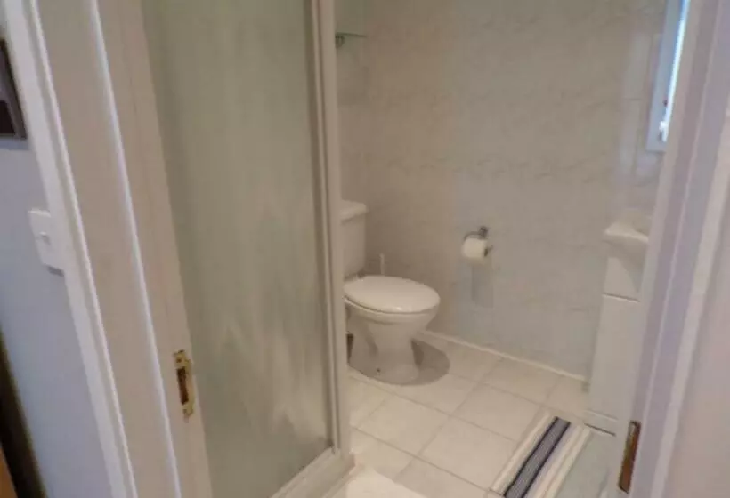 Coast 77 B&b