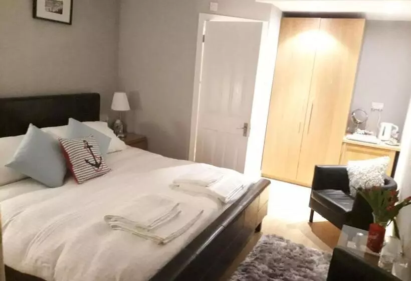 Coast 77 B&b