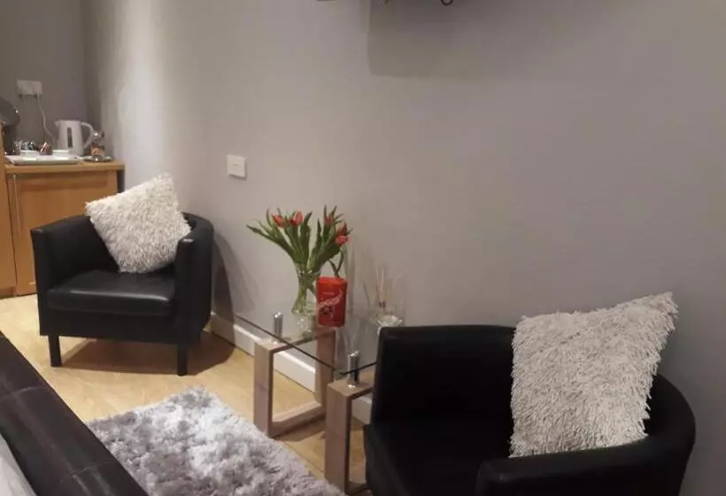 Coast 77 B&b