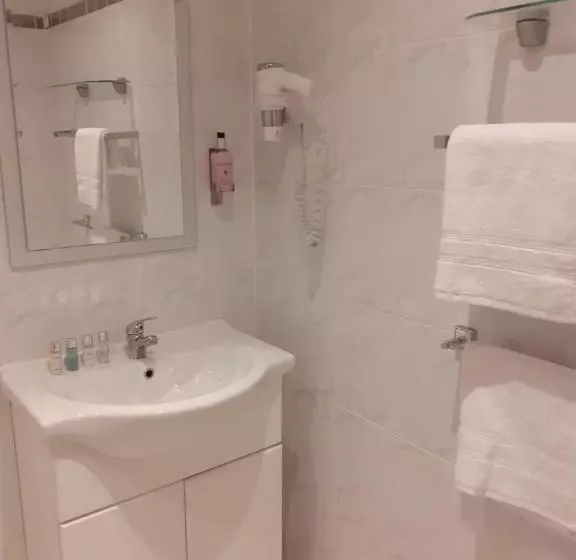 Coast 77 B&b