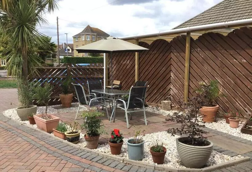 Coast 77 B&b