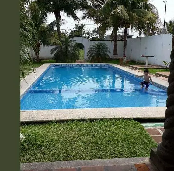 Hotelli Villa Palmeras