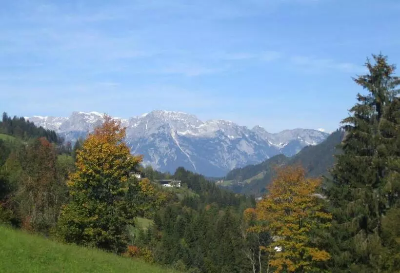 ホテル Vordersattlegghofhütte