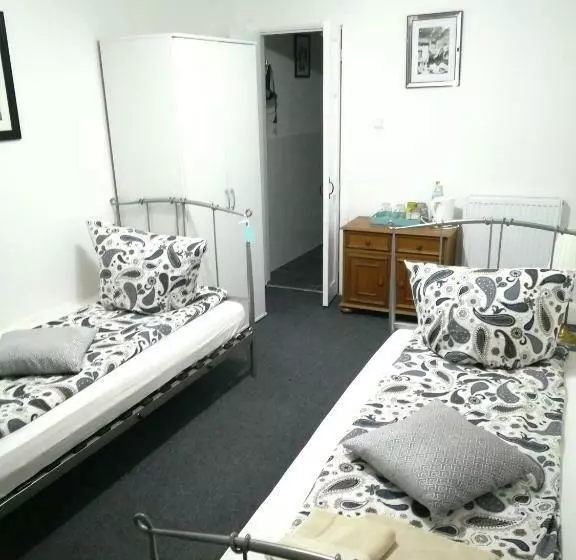 Majatalo Royal Guest House Ii