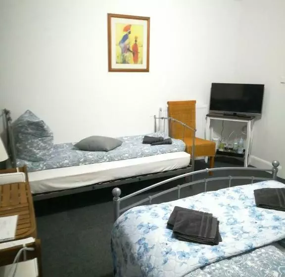 Majatalo Royal Guest House Ii