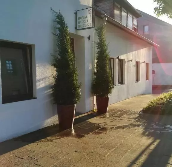 Majatalo Royal Guest House Ii