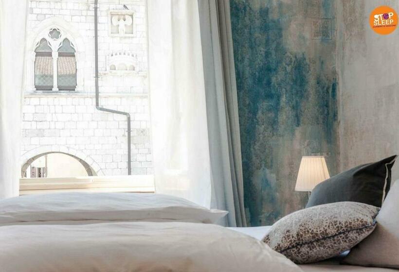 بنسيون Stop & Sleep Venzone