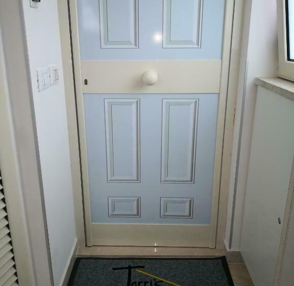 膳宿费 Terri S Home Fondi