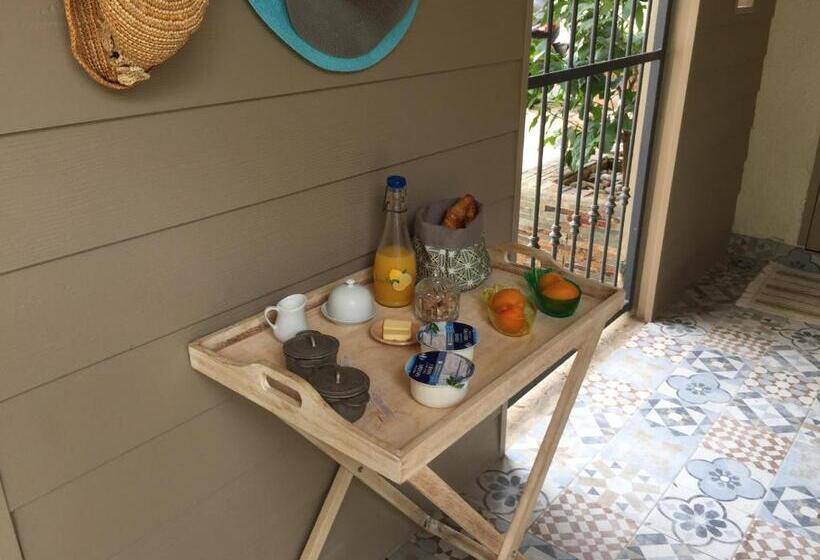 פנסיון Villa Kalimera