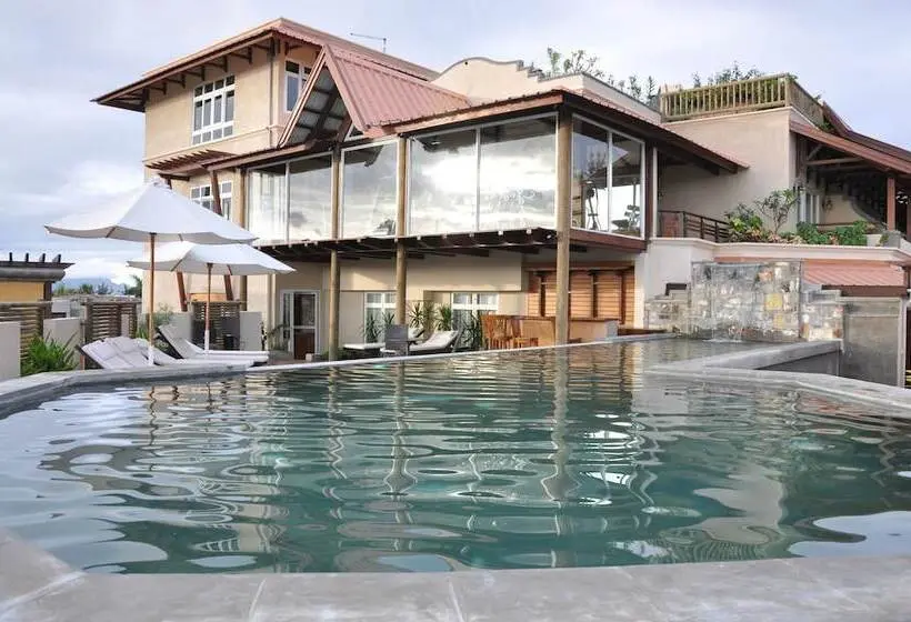 Aanari Hotel & Spa
